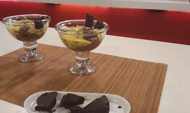 Crema de la pasión con ganache de chocolate