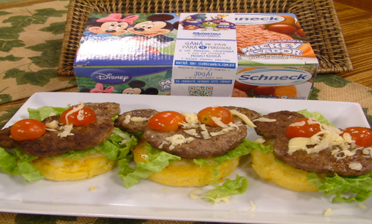 Hamburguesas DISNEY sobre Bruschettas de polenta – SCHNECK