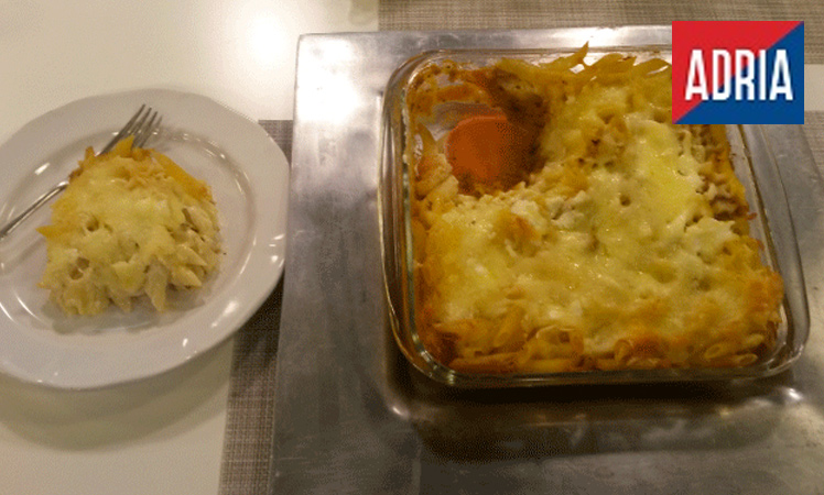 Macarrones Adria con pesto de calabacín