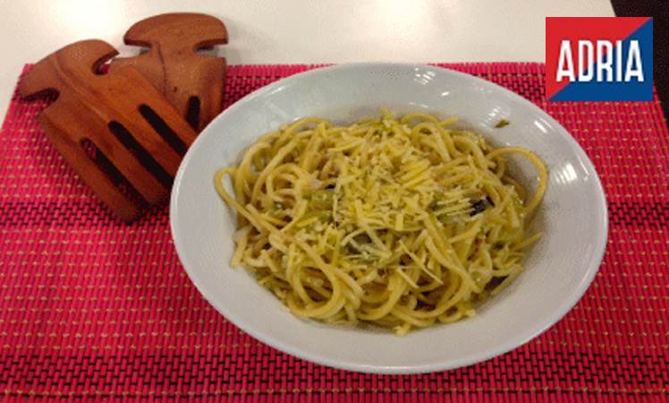 Pasta ADRIA con salsa de puerros