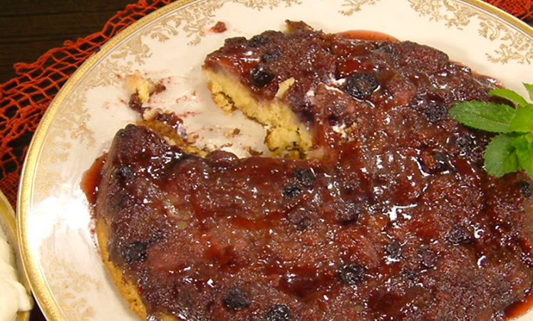 Torta invertida de frutos rojos